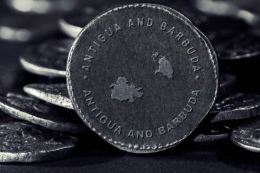 Antigua ve Barbuda Haritalı Gümüş Para Tasarımı