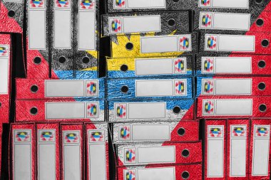 Antigua ve Barbuda Bayrak Renkleri Yığını, Bürokrasi ve Hükümet İdaresi Onayı