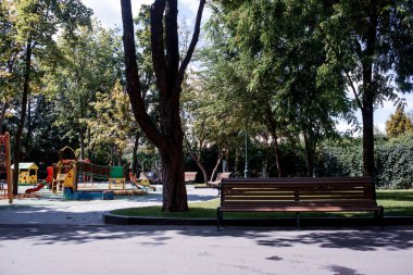 Parktaki oyun parkı