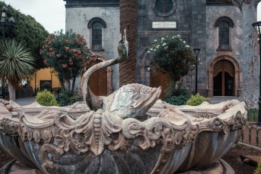 Antik kentin meydanındaki çeşme