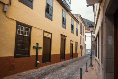 Gündüz vakti güzel Akdeniz kenti 