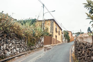 Gündüz vakti güzel Akdeniz kenti 