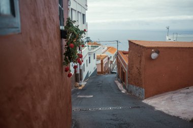 Gündüz vakti güzel Akdeniz kenti 
