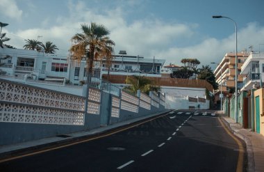 Gündüz vakti güzel Akdeniz kenti 