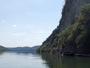 Dağlardaki nehir. Bakota, Ukrayna.