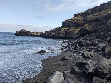 Deniz kıyısının güzel manzarası