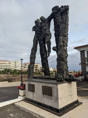 Puerto de la Cruz, Tenerife, İspanya - 30 Ocak 2023: Nuestra Seora de la Paz Kilisesi ve Puerto de la Cruz, Tenerife, İspanya 