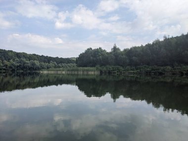 Sabah güzel bir göl