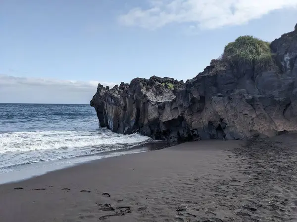 Atlantik Okyanusu 'nda Rocky Sahili, Tenerife, Kanarya Adası, İspanya