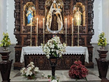 Kilisenin içinde kilise ve din kavramı var. 