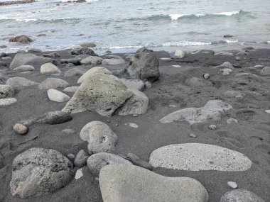 Deniz kıyısının güzel manzarası