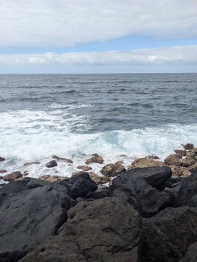 Deniz kıyısının güzel manzarası