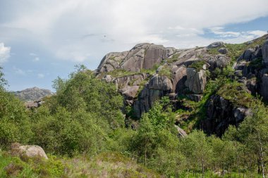 Norveç 'te granit kayalar ve dağlar