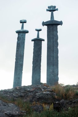 Üç büyük kılıç tepede bir bellek olarak Hafrsfjord savaş yıl 872 Stavanger, Norveç için stand.