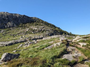 Norveç dağlarındaki dev kayalar, Trollpikken, Norveç 'teki Egersund, Avrupa 