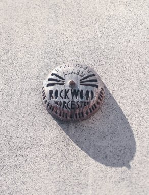 Rockwood alarm zili bina cephesinde 