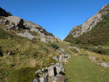 Kaya oluşumlu dağ manzarası, Trollpikken, Norveç, Avrupa 'da Egersund