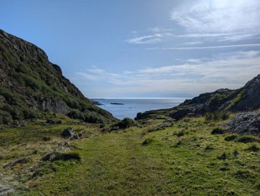  Norveç 'teki kayalık deniz kıyısının manzarası