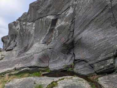 Taş dokusu, çizikler ve çatlaklar görünüm