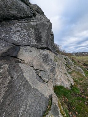 Taş dokusu, çizikler ve çatlaklar görünüm