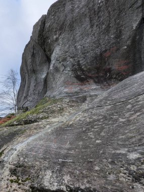 Taş dokusu, çizikler ve çatlaklar görünüm