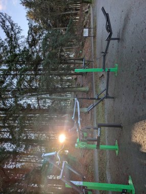 Parktaki spor aletleri, spor konsepti  