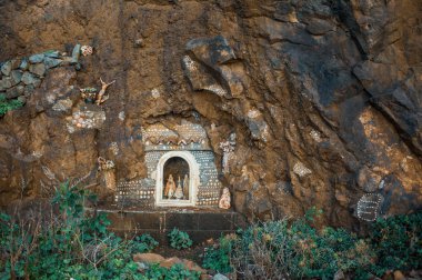 Dağlardaki San Roque Şapeli manzarası