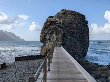 Roque de las Bodegas 'ın kayalık sahili, Taganana, Tenerife, Kanarya, İspanya, Avrupa