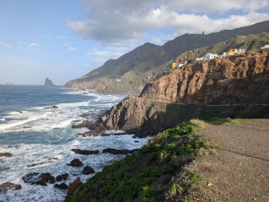 Roque de las Bodegas, Taganana, Tenerife, Kanarya, İspanya, Avrupa 'nın kayalık kıyıları
