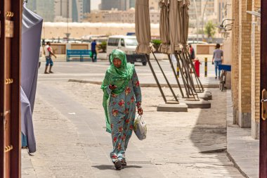 Doha, Katar / Orta Doğu - 05 / 05 / 2019. Doha halkı günlük yaşamlarını sürdürüyor..
