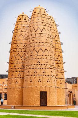 Doha, Katar / Orta Doğu - 05 / 05 / 2019. Katara Kültür Köyü Doha 'daki kuş evi..