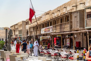 Doha, Katar / Orta Doğu - 05 / 05 / 2019. Doha halkı günlük yaşamlarını sürdürüyor..