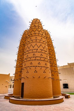 Doha, Katar / Orta Doğu - 05 / 05 / 2019. Katara Kültür Köyü Doha 'daki kuş evi..