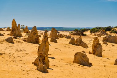 Pinnacles kireçtaşı oluşumları Nambung Milli Parkı içinde Cervantes, Batı Avustralya, yakınındaki vardır.