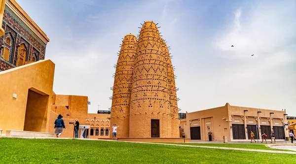 Doha, Katar / Orta Doğu - 05 / 05 / 2019. Katara Kültür Köyü Doha 'daki kuş evi..