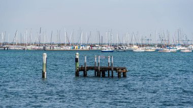 Melbourne, Victoria / Avustralya - 11 / 01 / 2019 St Kilda Beach, Port Phillip 'te Melbourne şehir merkezine 6 kilometre uzaklıkta bulunan bir plajdır. Melbourne 'un en ünlü plajı..