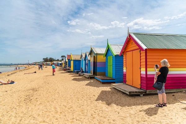 Melbourne, Victoria / Avustralya - 11 / 01 / 2019 St Kilda Beach, Port Phillip 'te Melbourne şehir merkezine 6 kilometre uzaklıkta bulunan bir plajdır. Melbourne 'un en ünlü plajı..