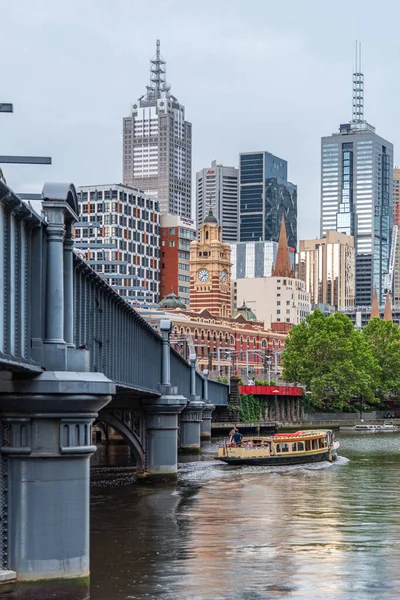 Melbourne, Victoria / Avustralya - 11 / 03 / 2019 Melbourne 's Bridges are the West Gate, Bolte, Webb, Charles Grimes, Seafarers, Spencer Street, Kings and Queens bridge.