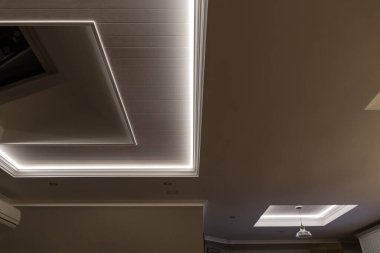 LED şerit ışıklandırmalı dekoratif aralıklı tavan (Gizli Işıklandırma)