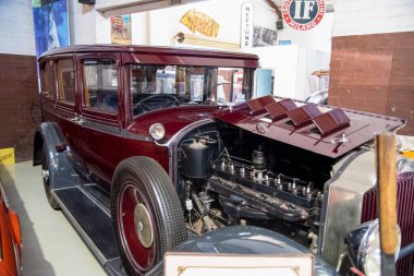 York, WA - Avustralya 11-16-2020. York Motor Müzesi 'nde sergilenen eski arabalardan bazıları..