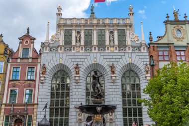 Gdansk Polonya 'nın ana caddesi Dluga Targ