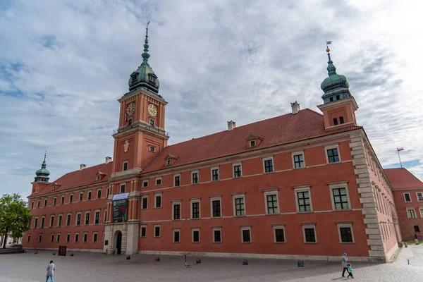 stock image Warsaw, Mazovia Province / Poland - 05/06/2019. The Royal Castle in Warsaw's Old Town (Stare Miasto) is the historical center of Warsaw and the oldest part of town dating back to the 13th century.