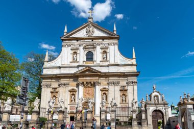 Krakow, Küçük Polonya / Polonya - 05 / 11 / 2019. Krakow ve Ana Pazar Meydanı gün içinde turistler arasında çok popüler..