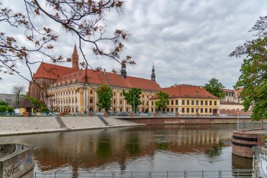 Wroclaw, Silesia / Polonya 05 / 10 / 2019. Tarihi binaları ve mimarisi ile Wroclaw sokakları.