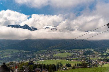 Zakopane, Podhale / Polonya - 05 / 16 / 2019. Tatra Dağları, doğu Avrupa 'daki Karpat dağ zincirinin bir parçasıdır. Slovakya ve Polonya arasında doğal bir sınır oluşturur..