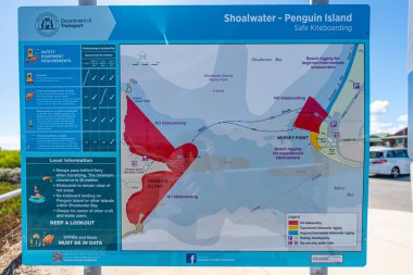 Shoalwater Körfezi, WA / Avustralya 04 / 14 / 2020 Point Peron Rockingham sahilindeki Penguen Adası 'na kadar uzun, temiz plajlar ve feribot.