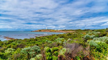 Augusta, WA - Avustralya 12-10-2022 Cape Leeuwin Deniz Feneri, Augusta 'nın tehlikeli güney batı kıyılarındaki gemilerinin korunmasına yardım etmek için ihtişamlı bir şekilde nöbet tuttu.