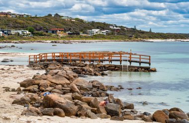 Augusta 'nın Jetty' si Eski Şehir Jetty 'si. Kano ve kano fırlatmak için popüler bir yerdir. Oturup balık tutmak ve nane ağacının altında piknik yapmak için de harika bir yerdir..
