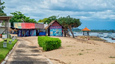 Tanjung Benoa, Bali - Endonezya 10-29-2022. Tanjung Benoa spor ve eğlence için bir bale tatil beldesi..