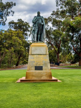 Perth, WA Australia - 10-22-2021 Kings Park ve Botanik Bahçesi Perth Water ve Batı Avustralya 'nın merkez ticaret bölgesi olan 400.6 hektarlık bir parktır..